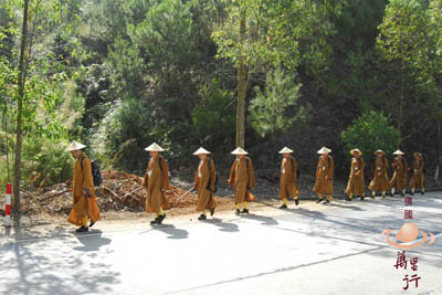http://www.buddhism.org.hk/upload/editorfiles/2010.1.21_7.32.28_8450.JPG