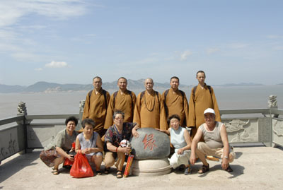 http://old.buddhism.org.hk/upload/editorfiles/2009.1.1_17.16.29_4645.JPG