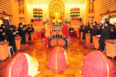 http://old.buddhism.org.hk/upload/editorfiles/2009.12.4_2.10.53_6557.JPG
