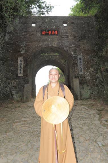http://old.buddhism.org.hk/upload/editorfiles/2009.10.16_20.37.34_2385.JPG