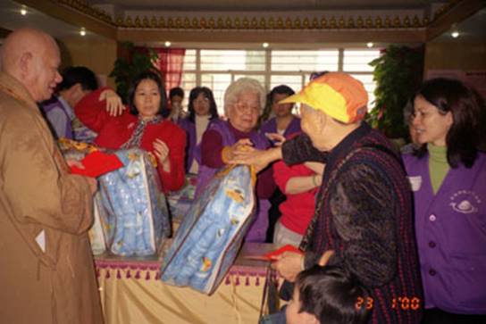 http://old.buddhism.org.hk/upload/editorfiles/2009.2.11_13.7.59_4253.jpg